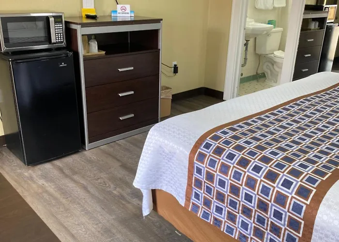 Savannah Motel