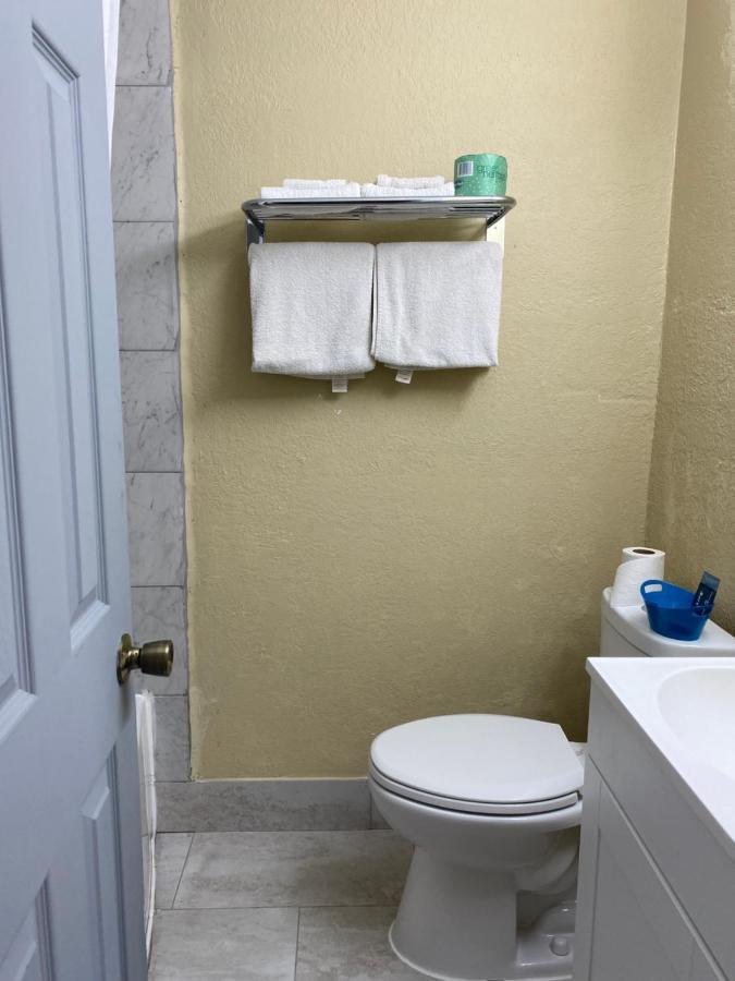 Savannah Motel